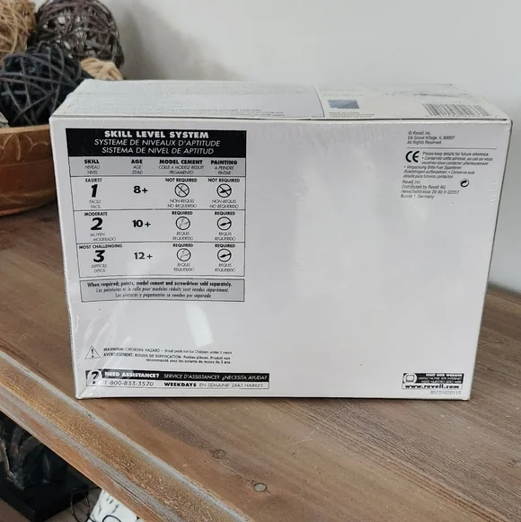 Revell Bullitt 1968 Ford Mustang GT 1:25 Scale Model Kit - Steve McQueen - Picture 4 of 15